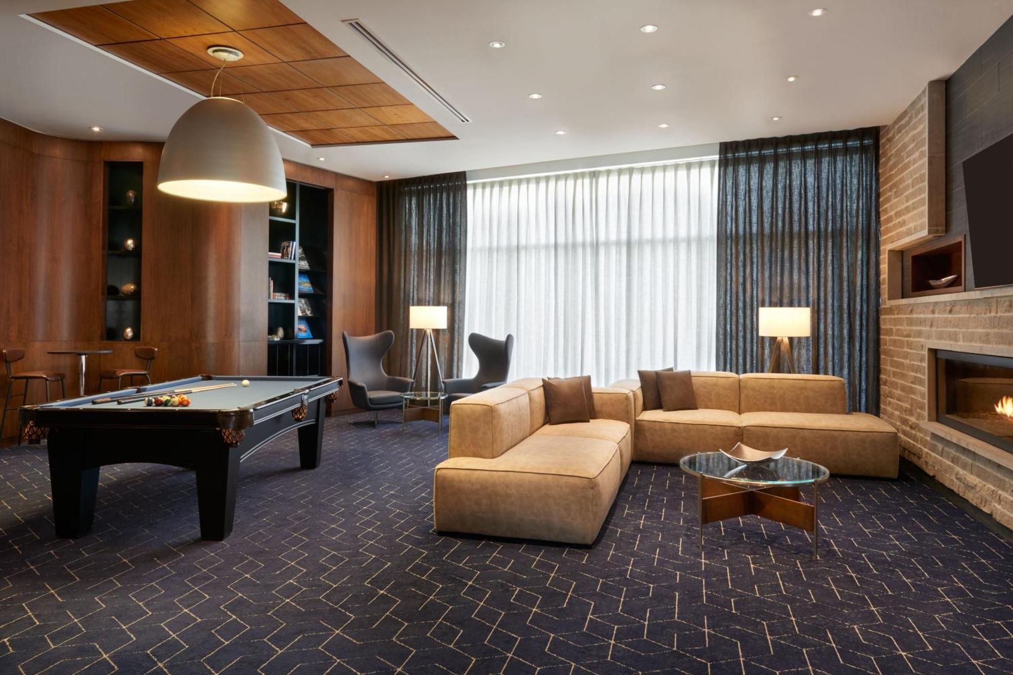 Courtyard By Marriott Calgary Airport Hotel Екстериор снимка